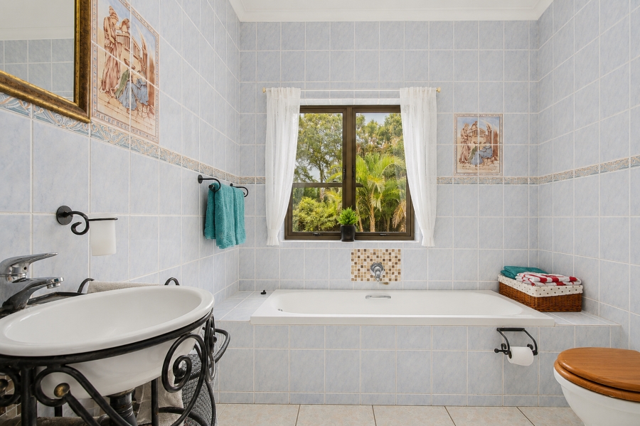 6 Bedroom Property for Sale in Sunset Beach Western Cape